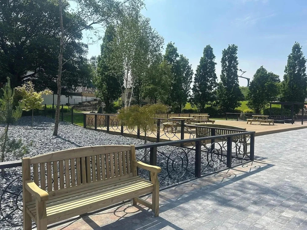 Modern Apartment - Sleeps 4 - Centrally Located
