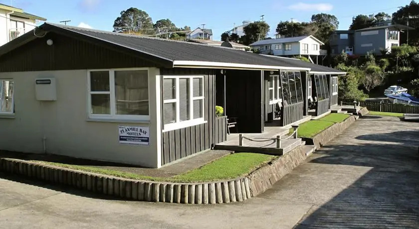 Beach Apartments at Flaxmill Bay Motel