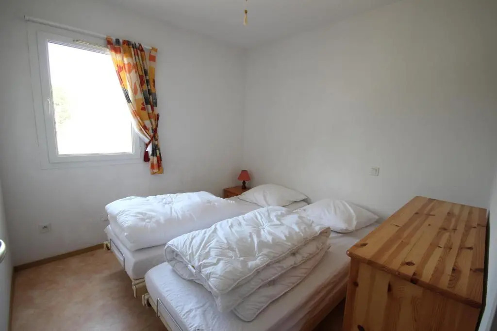 Belle villa 2 chambres, vue réserve, résidence avec piscine commune à 800m de la mer PORTIRAGNES plage LRCS114