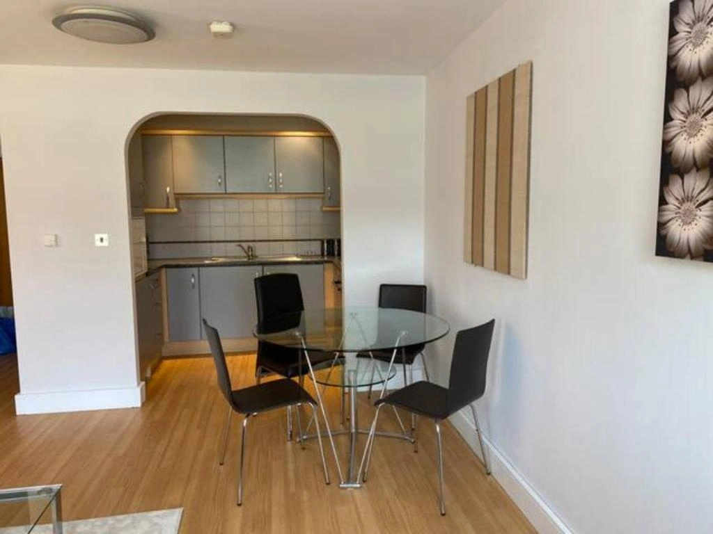 2 bed 2 baths in a central location ☆☆☆☆☆