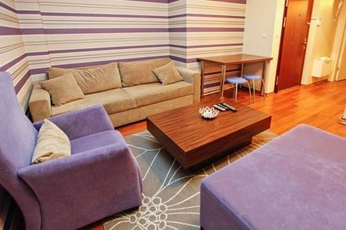 Housez Suites & Apartments Special Class