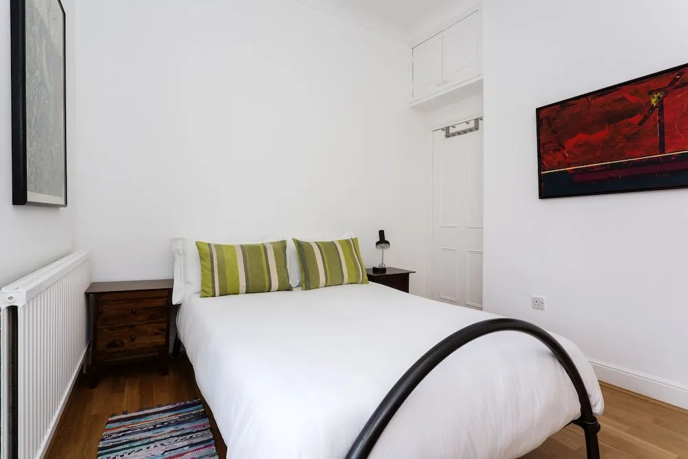 Veeve - At Home in Haggerston