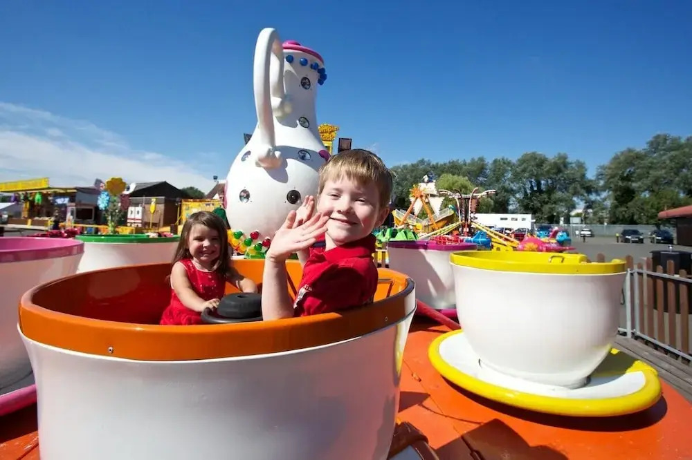 BAF Luxury Stays - Caravan Sleeps 8