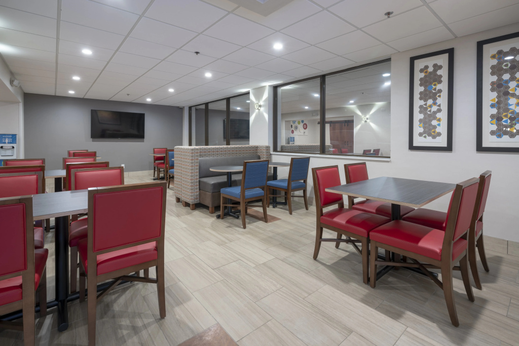 Holiday Inn Express Hotel & Suites Coon Rapids - Blaine Area by IHG