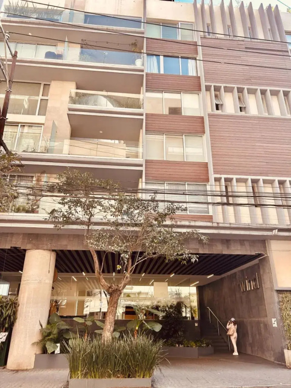 Espectacular departamento/estacionamiento, 3 TV’s