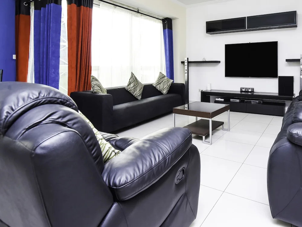 OYO Home 164 2BHK Lake View