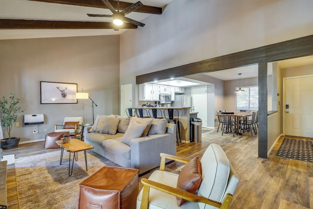 Luxe White Mountain Condo: Addt'l Rental On-site