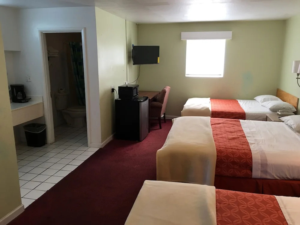 Dixie Plaza Hotel