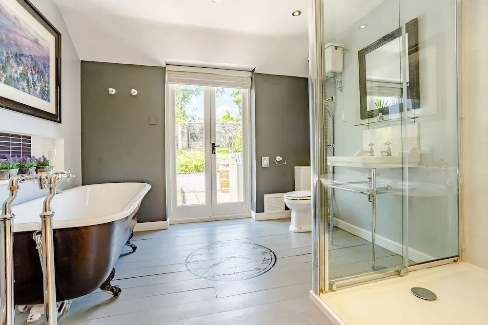 Broadrock Accommodation - Clock Cottage