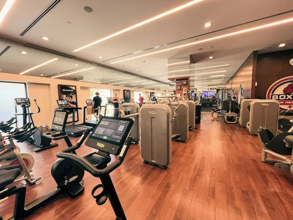 New Fairmont Residence Private Beach club access Palm Jumeirah