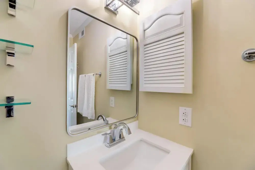 Emerald Isle Vacation Rental w/ Resort Pool!