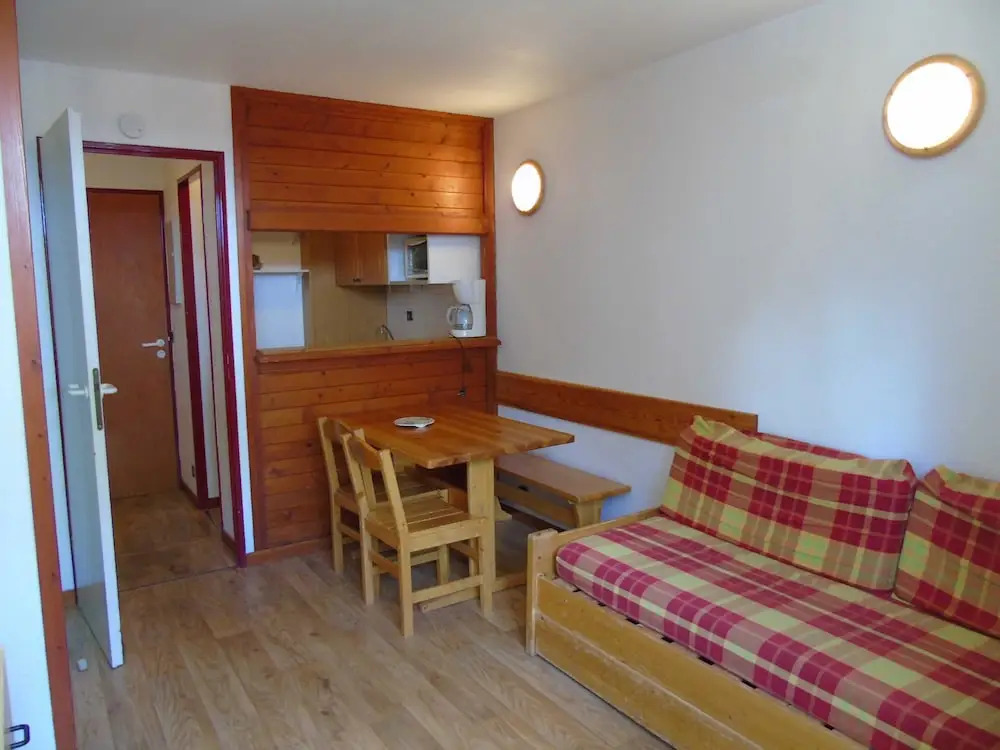 Lou Services Apartment CHAV37 LSI 001