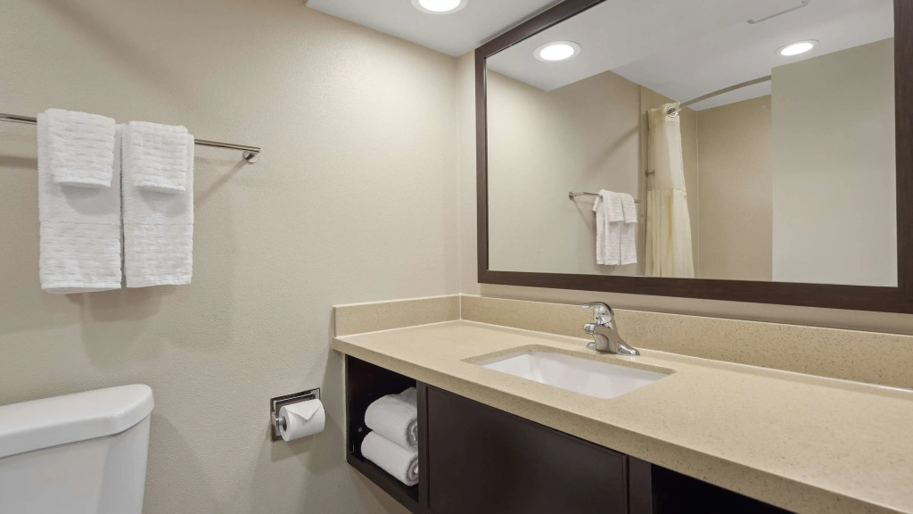 Best Western Pasadena Royale Inn & Suites