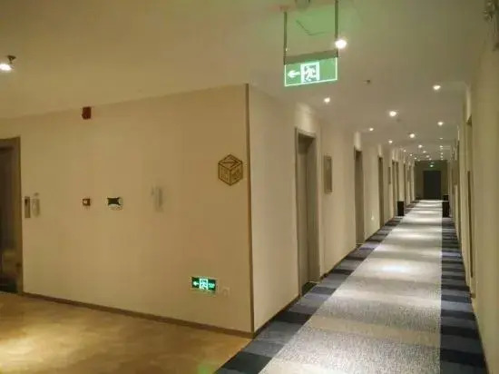 Yijia 365 Chain Hotel (Zhuang Store on Zhongshan West  Road, Shijiazhuang)