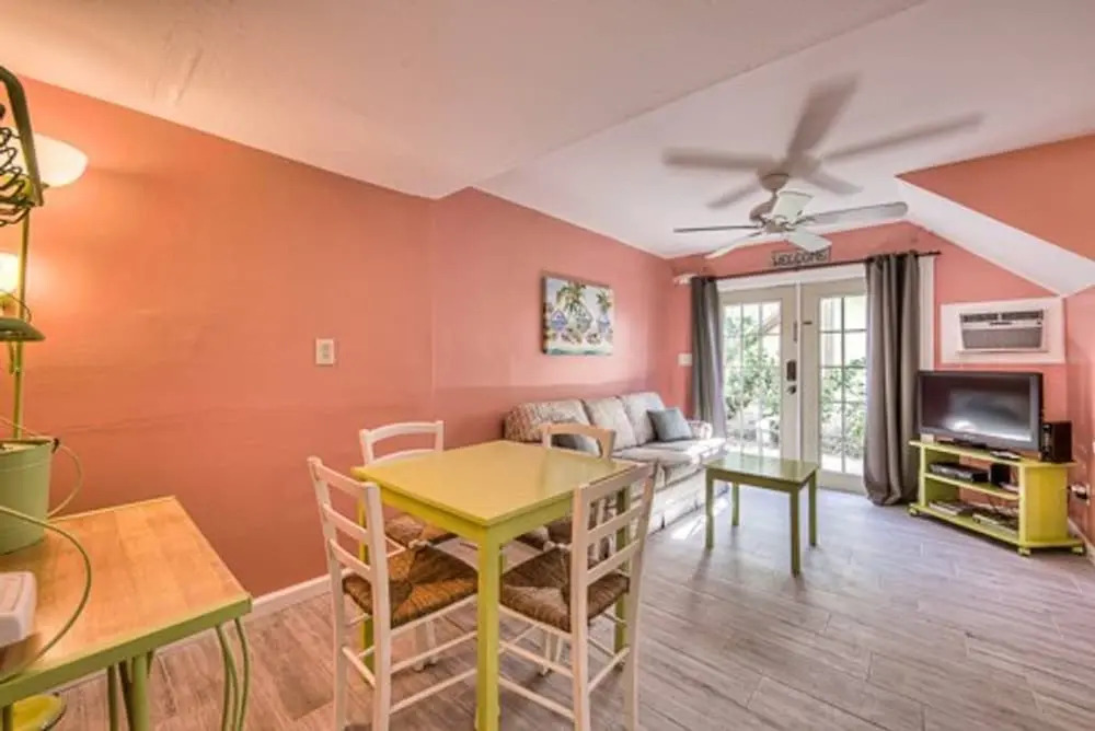 235 Mango - Little Palm