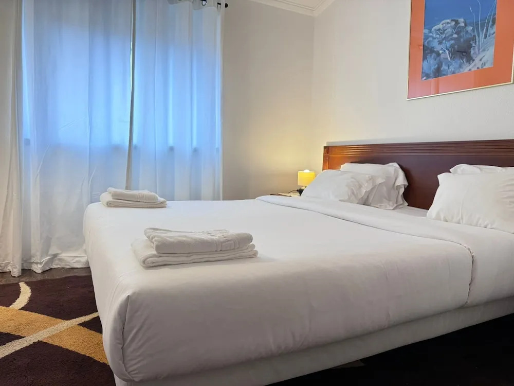 The Pearl - Cascais Guest House - City & Beach