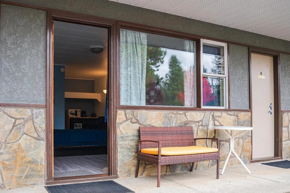 Lakeview Motel