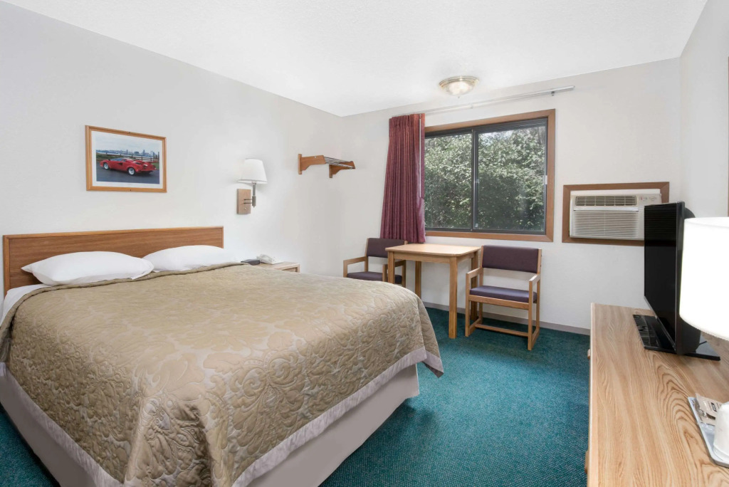 Super 8 By Wyndham Murdo