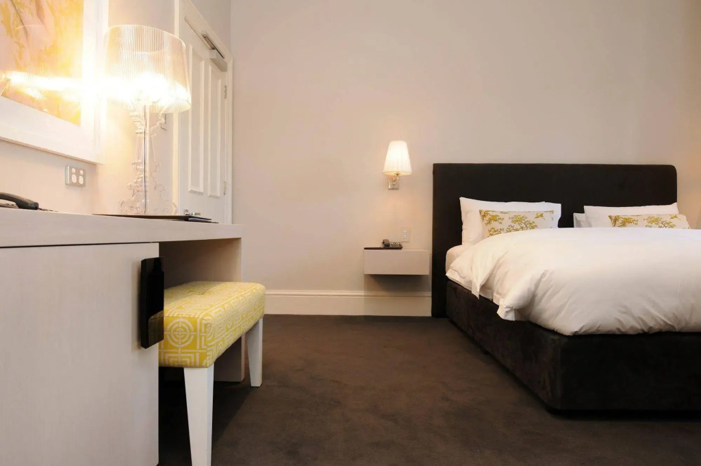 The Stirling Hotel