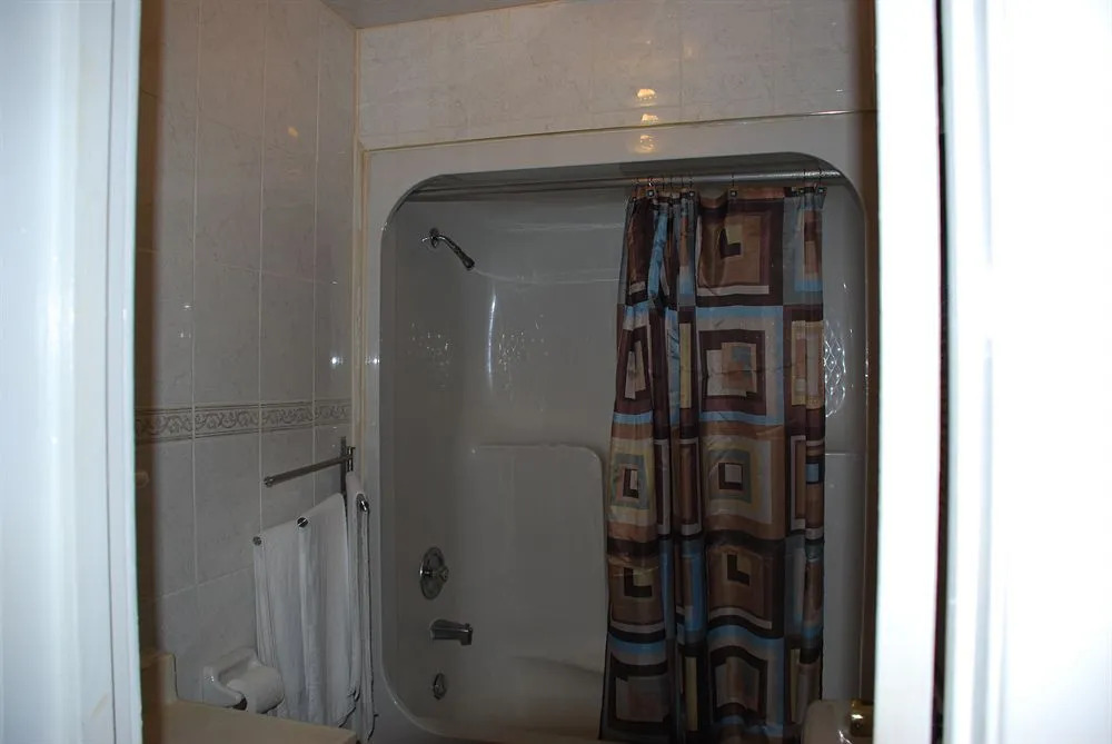 Three Diamond Inn