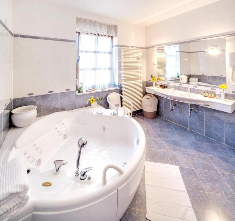 Mansion With 10 Bedrooms in Pula, With Wonderful Sea View, Terrace and Wifi - Near the Beach