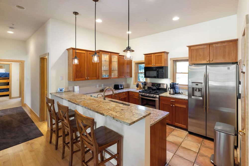 201 Mill Creek Condo