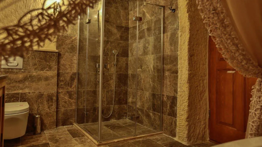 Acropolis Cave Suite