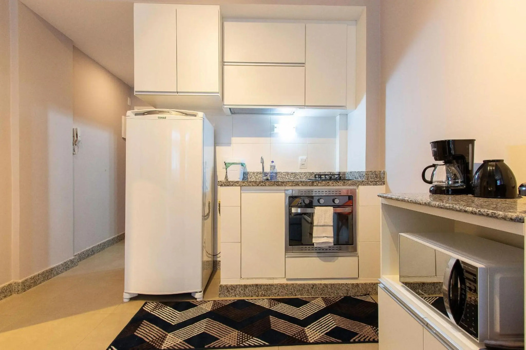 Line Rio Copacabana Moderno Studio Internet 500mbps Smart TV 50 Polegadas e a 100m da praia