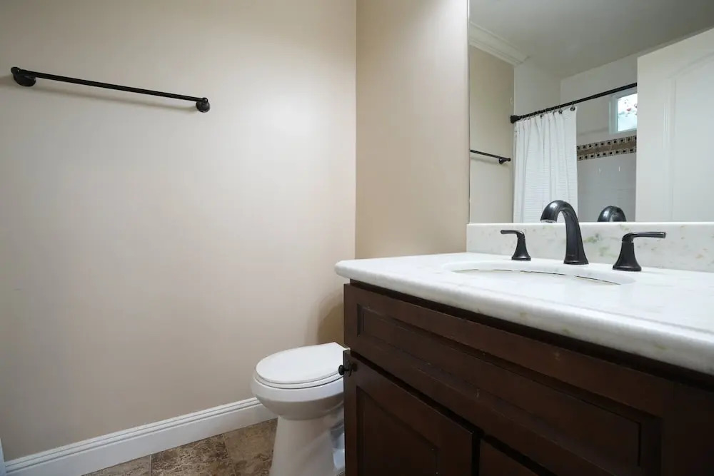 Incredible Estate 5 Bedrooms 3 Bathroom W/resort Style Rock Pool & Jacuzzi