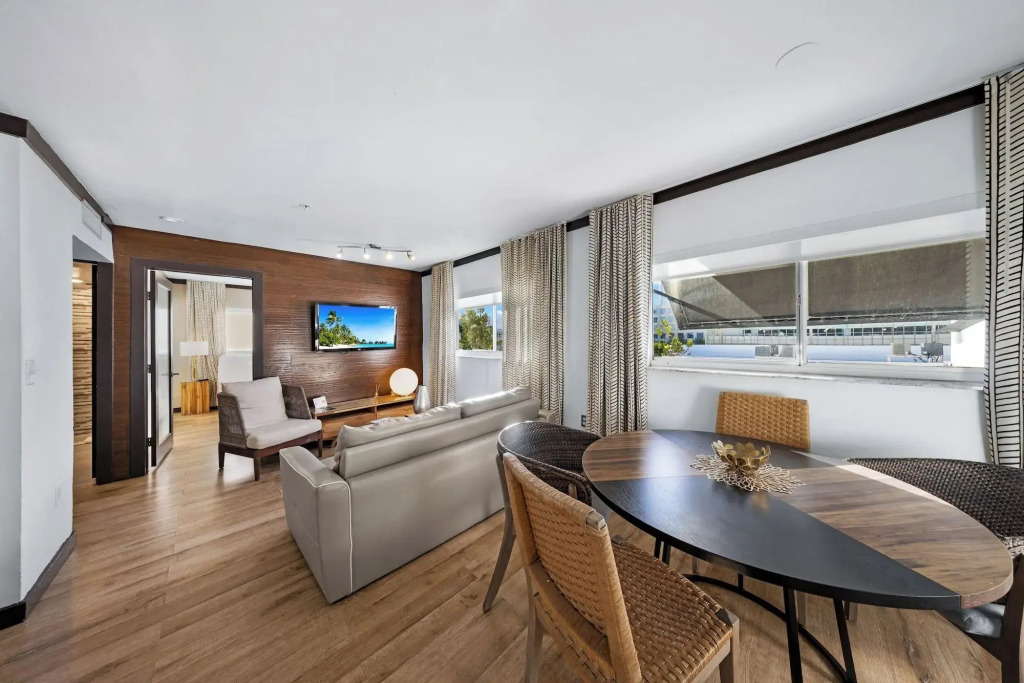 The Shoreline Suites