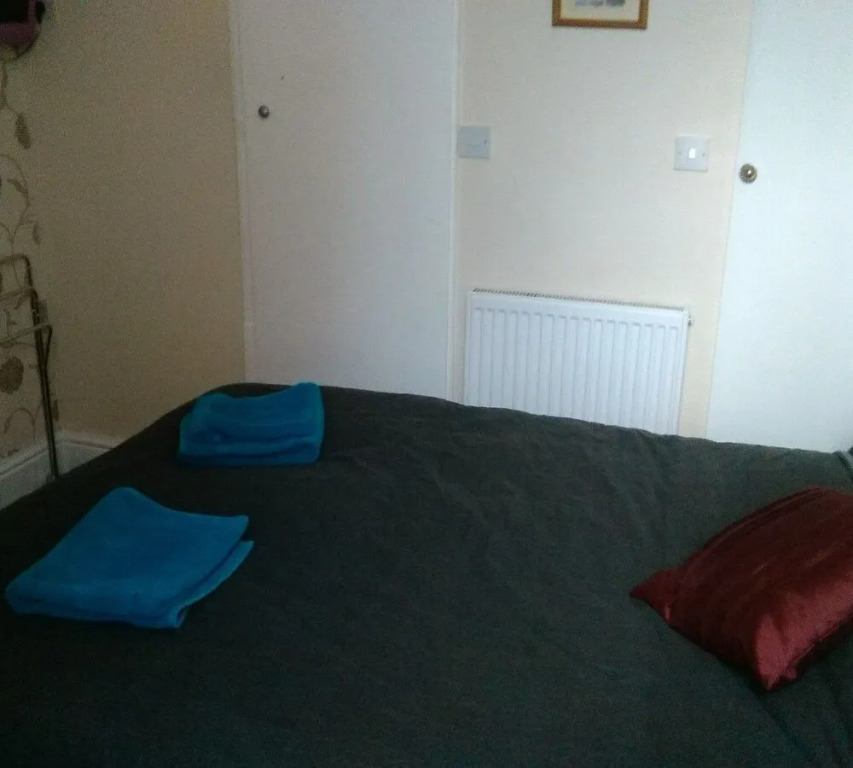 leedshouse guest house