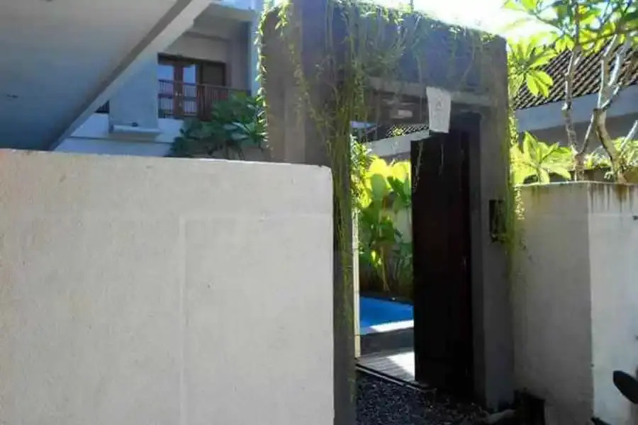 RedDoorz @ Kerobokan Seminyak 2
