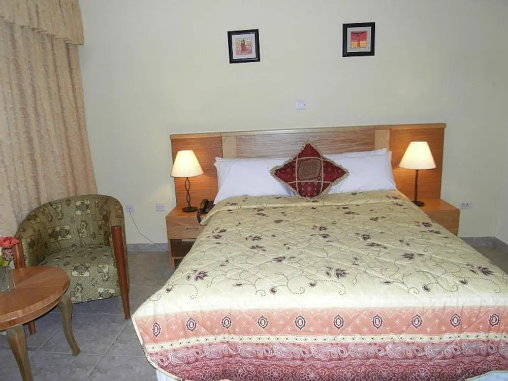 Rayporsh Hotel