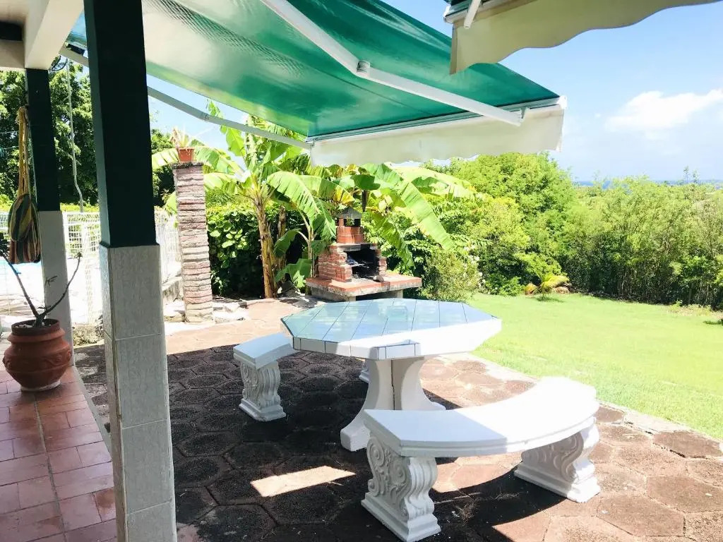 Maison familiale avec piscine privée à Saint-François