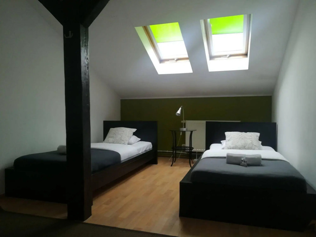 Blooms Inn & Apartments