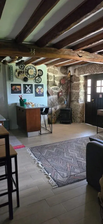 Rustic Retreat-Country House