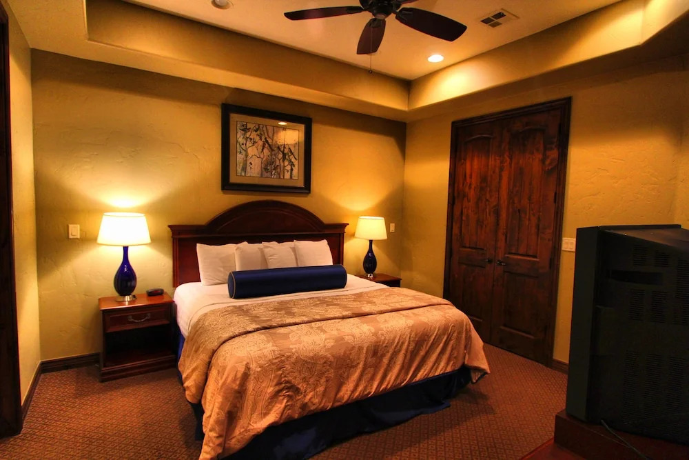 Canyon Villas at Coral Ridge