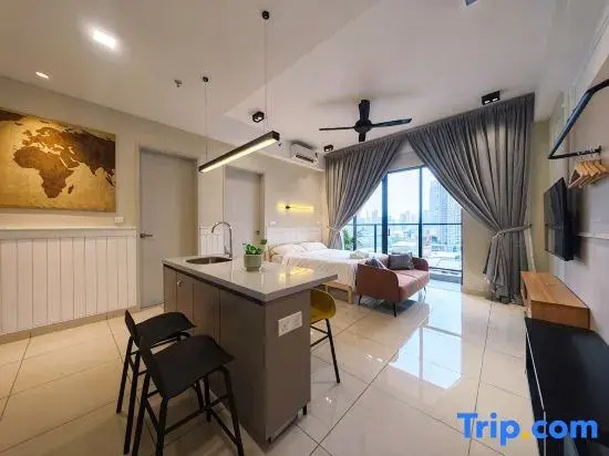 TRION POOL & KL City View The 110 Family Suite