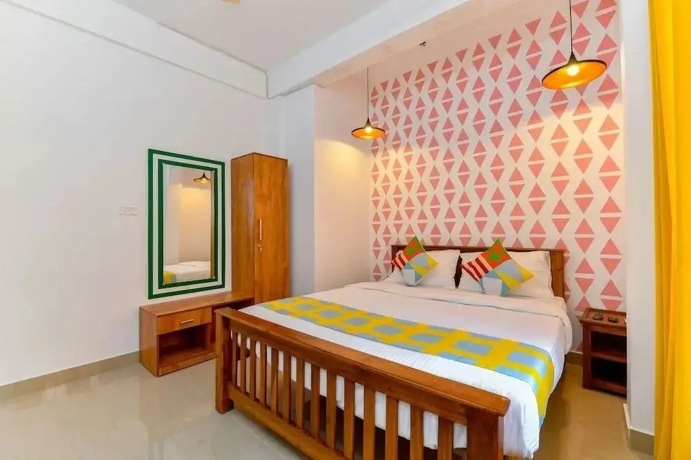 White House by OYO Rooms