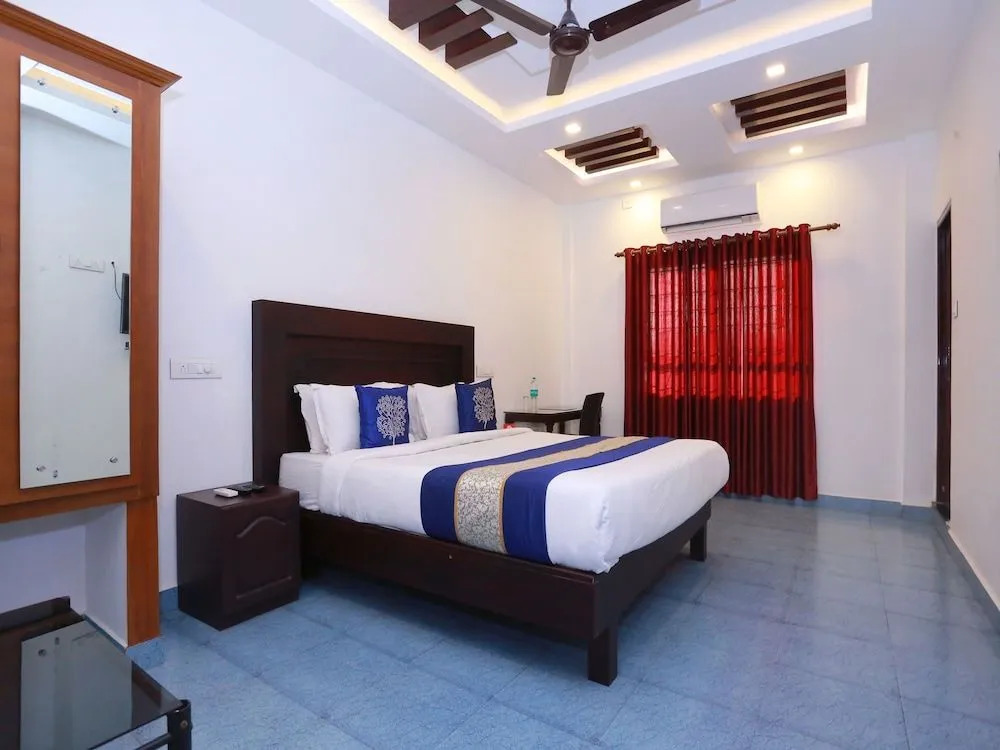 Townhouse Infopark Kochi Malabar Plaza Residency