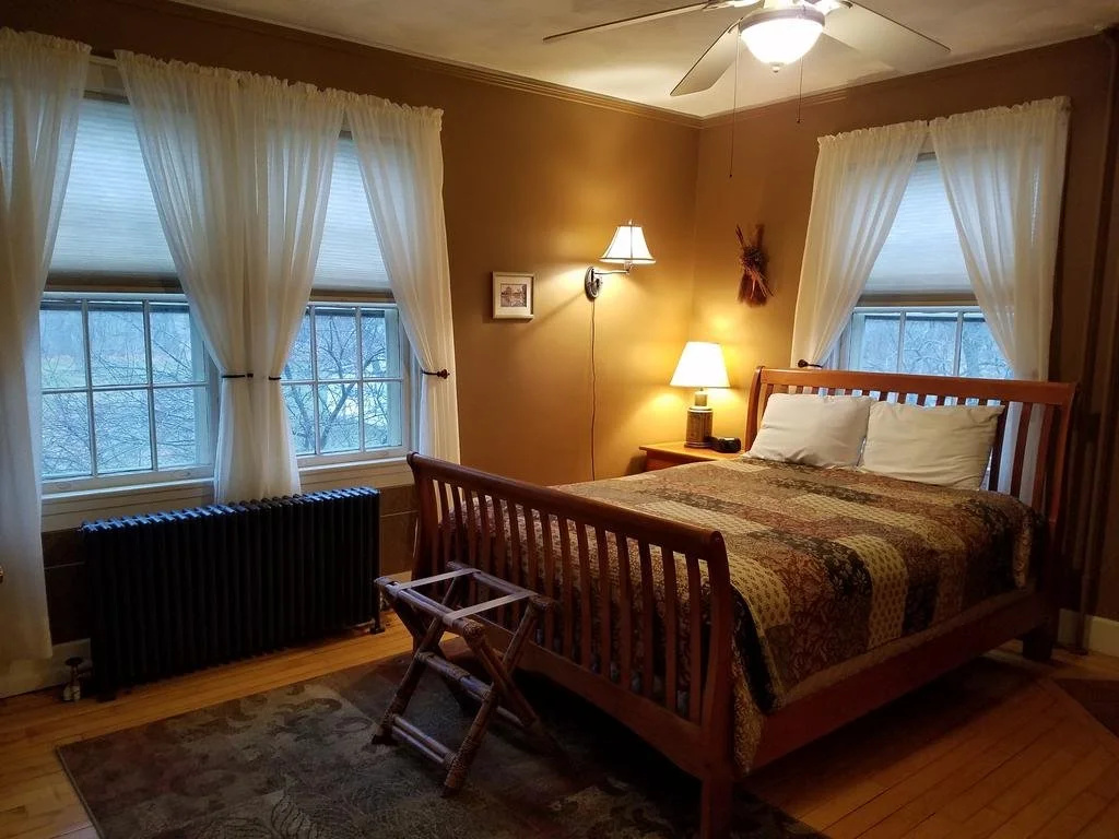 Yale Manor B&B & Yurt Glamping