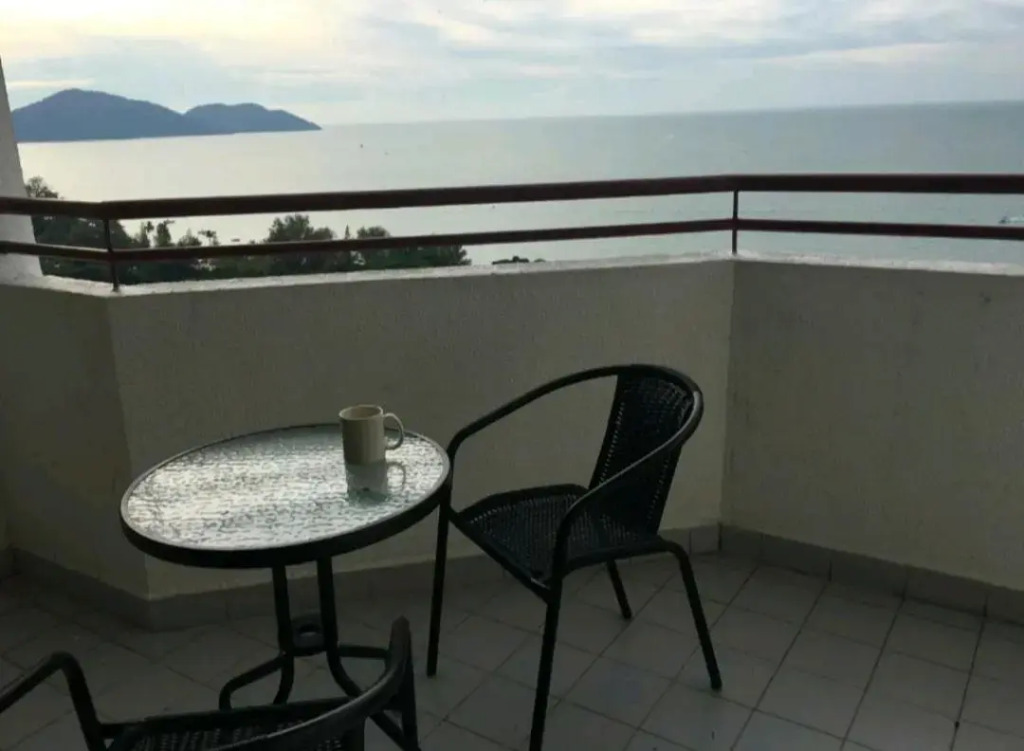 DELUXE Suite Seaview Batu Ferringhi 2304 - 2 Rooms