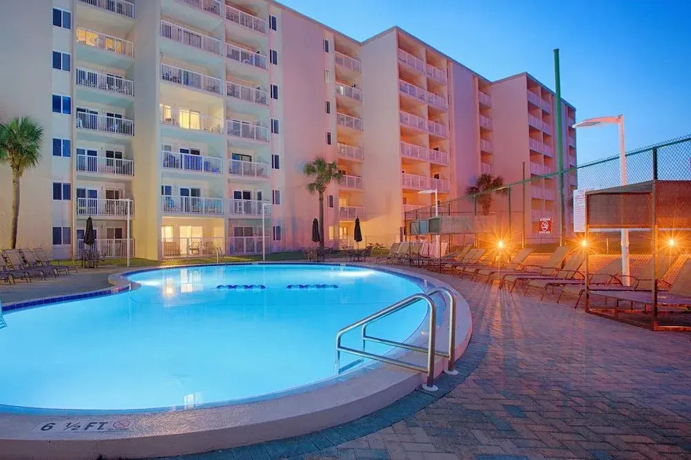 Gulf Shore Condo #304 - 2 Br condo by RedAwning