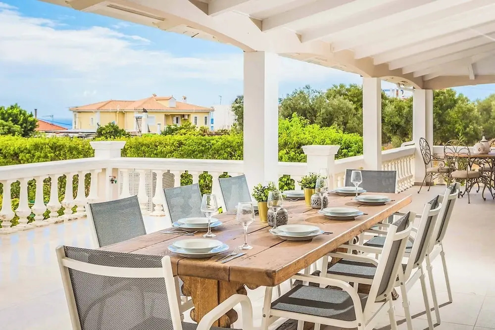 Villa Feinikas