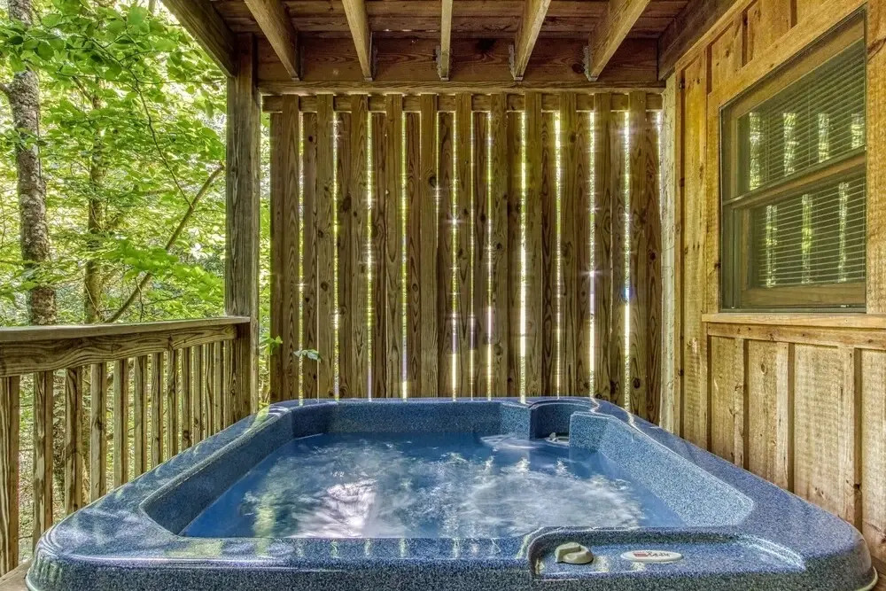 Mystic Mountain - Great Location! Close To All The Action! 2 Bedroom Cabin by RedAwning