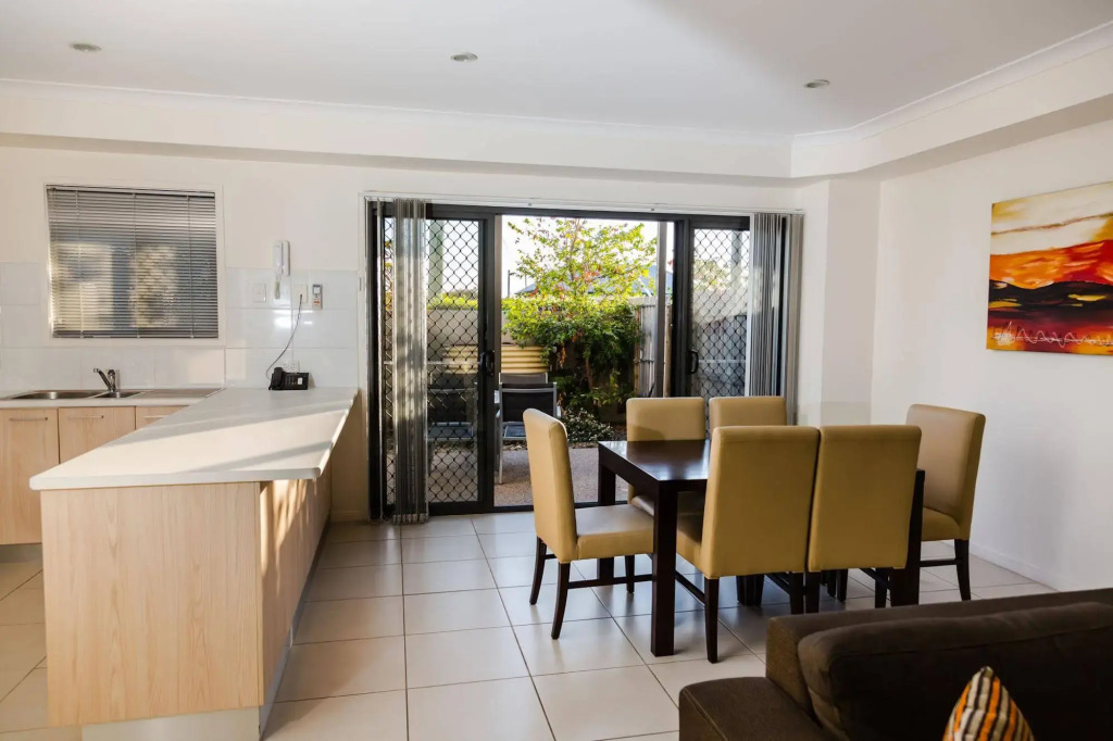 Gladstone Heights Executive Apartments