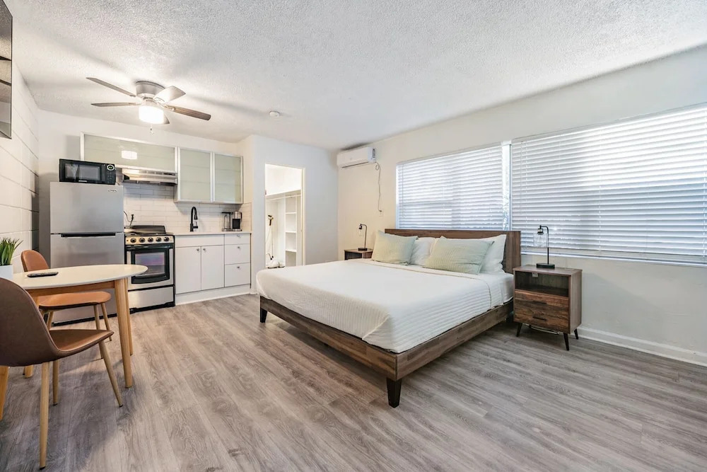 425 4th Ave N
