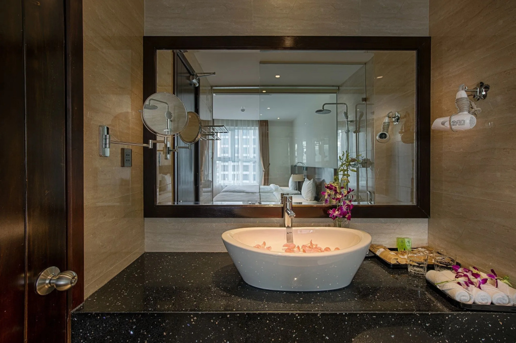 Sofia Suite Hotel & Spa Da Nang