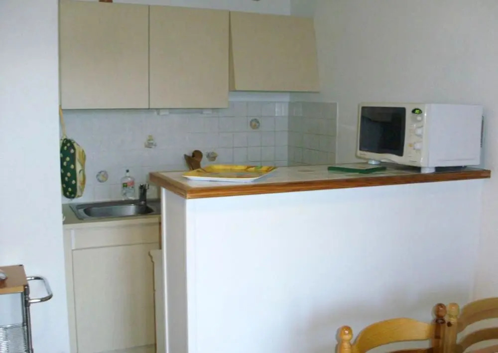 CANET Plage appartement vue latérale mer, 1 chambre , WIFI, climatisation, parking sécurisé couvert