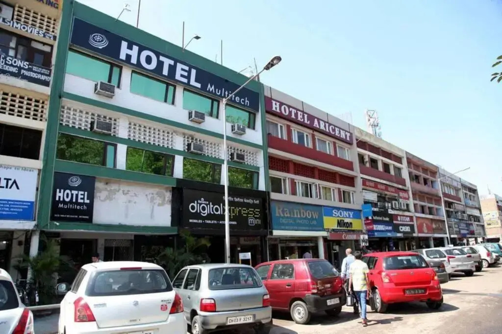 OYO 3987 Hotel Multitech